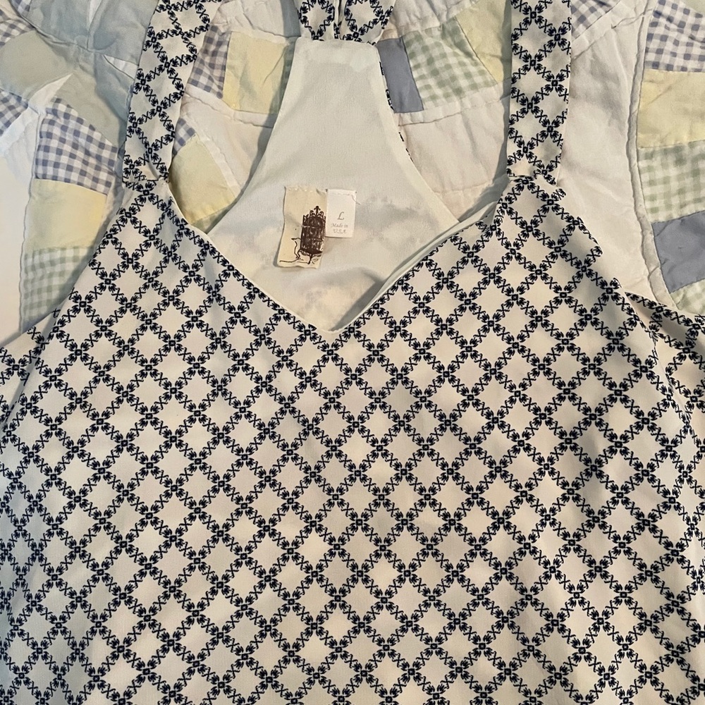 Gorgeous geometrical juniors dress size large